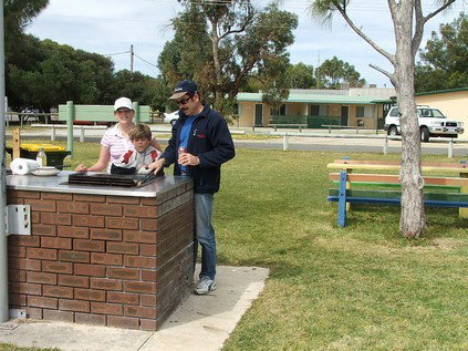 Jurien Beachfront Holiday Units - Darwin Holiday 0
