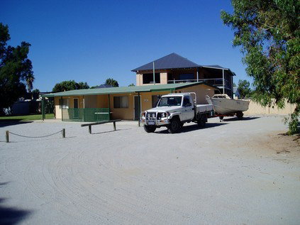 Jurien Beachfront Holiday Units - Darwin Holiday 5
