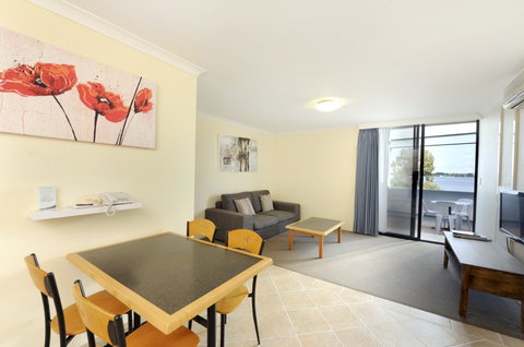 Assured Waterside Apartments - Darwin Holiday 2
