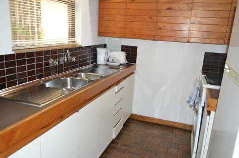 Cottesloe Beach Chalets - Darwin Holiday 3