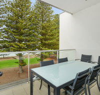 24 The Breeze - Sea Views Right in the Heart of Victor Harbor - Darwin Holiday