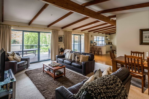 3077 Purnong - River  Shack Rentals - Darwin Holiday 1