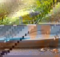 Adelaide Hills Retreats - The Nest - Darwin Holiday