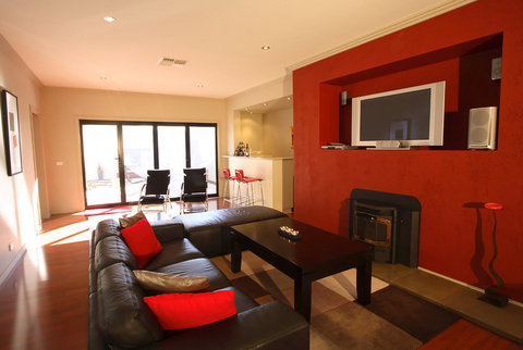 Alpine Country Cottages - Studio Seven - Darwin Holiday 1