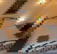 Ayers Burra - Darwin Holiday