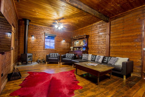 Blaxland's Cottage - Darwin Holiday 1