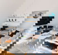 BonniEscape - Island Style Living