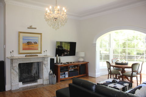 Cambourne Country House - Darwin Holiday 0