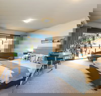 Chatby Lane Lorne - Darwin Holiday