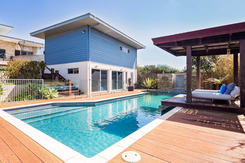 Fragrant Harbour - Darwin Holiday 2