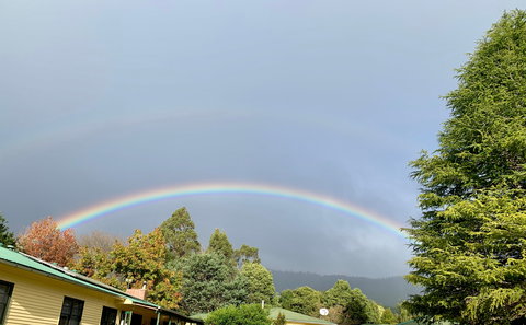 Giants' Table And Cottages - Darwin Holiday 2