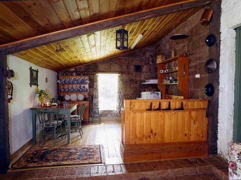 Hamilton's Cottage Collection And Country Gardens - Edwards - Darwin Holiday 2