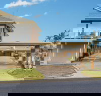 Hybiscus Waterfront Apartments