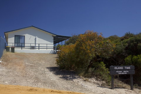 Island Time - Darwin Holiday 0