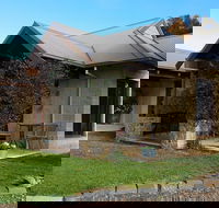 Lake View Farm House - Darwin Holiday