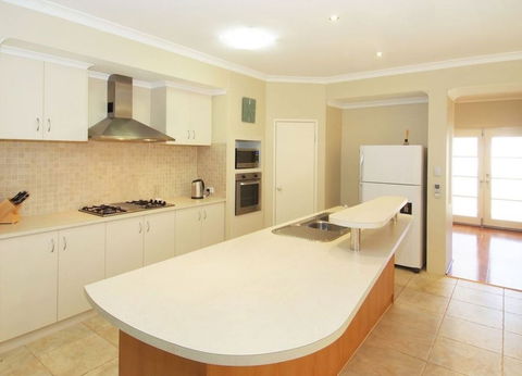 Macs Manor - Darwin Holiday 1