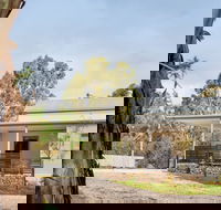 Ruciochs B  B - Darwin Holiday