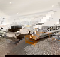 The Provincial - Darwin Holiday