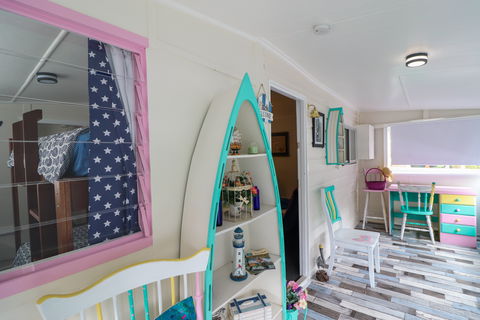 The Broken Oar - Darwin Holiday 1