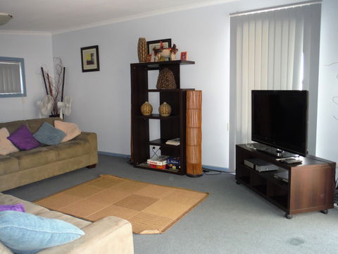 Wallaroo Waves - Darwin Holiday 1