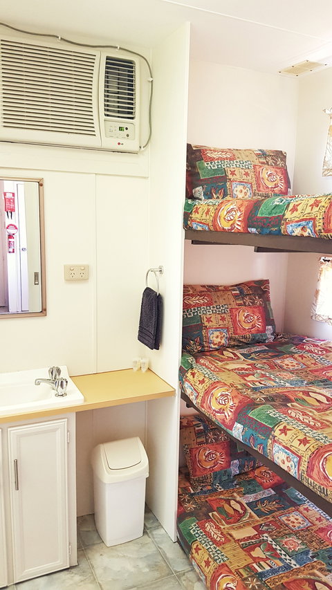 Willow Springs The Governess' Cabin - Darwin Holiday 1