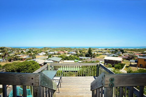 3 Henley Street - Goolwa Beach - Darwin Holiday 0