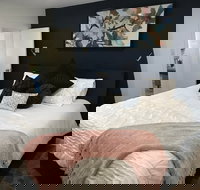 Adagio In Auburn - Darwin Holiday