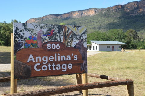Angelina's Cottage - Capertee Valley - Darwin Holiday 0