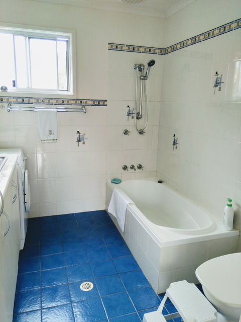 Basin Bliss - Darwin Holiday 0