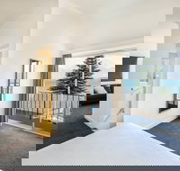 Bay 10 - Port Lincoln - Darwin Holiday