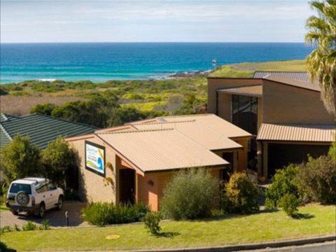 Beachfront Apartments Narooma - Darwin Holiday 0