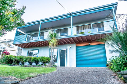 Blenheim Blue - Darwin Holiday 0