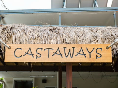 Castaways Moreton Island - Darwin Holiday 1