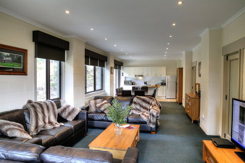 Cedarwood Apartments - Darwin Holiday 0