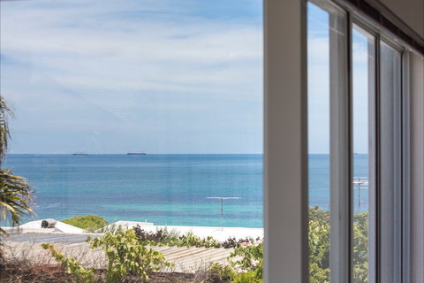 Cottesloe Beach House II - Darwin Holiday 0