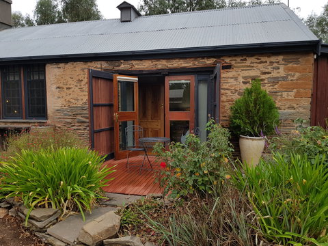 Cypress Studio - Mintaro - Darwin Holiday 0