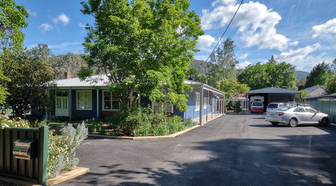 Edlin House - Darwin Holiday 1