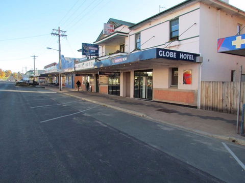 Globe Hotel Bombala - Darwin Holiday 0
