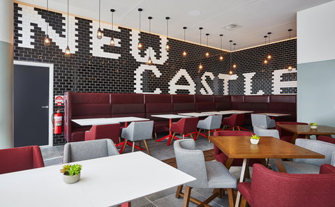 Holiday Inn Express Newcastle - Darwin Holiday 2