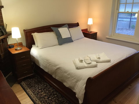 MacDonnell House, Naracoorte - Darwin Holiday 1