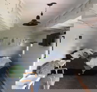 Miners Ridge Vineyard Railway Carriage BB - Darwin Holiday