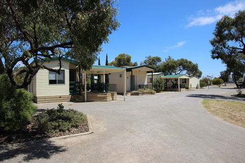 Minlaton Caravan Park - Darwin Holiday 1