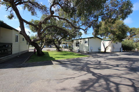 Minlaton Caravan Park - Darwin Holiday 2