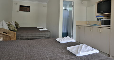 Mittagong Motel - Darwin Holiday 1