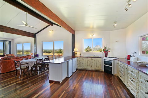 Noosa Avalon Farm Cottages - Darwin Holiday 1