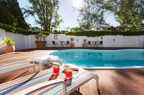 Ramada By Wyndham Diplomat Canberra - Darwin Holiday 1