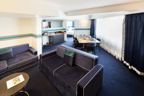 Ramada By Wyndham Diplomat Canberra - Darwin Holiday 2
