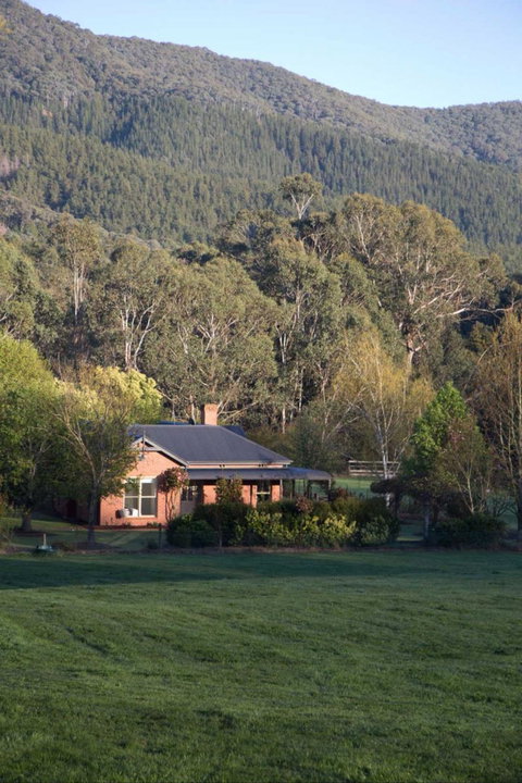 Ridge Line Riders Luxury Retreat - Darwin Holiday 1