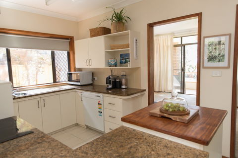 Taranaki Beach Unit - Darwin Holiday 1