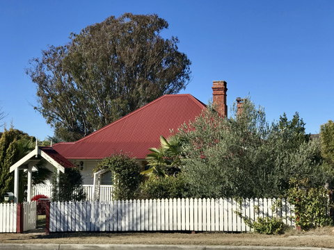 Tenterfield Luxury Historic Cottage - Darwin Holiday 0